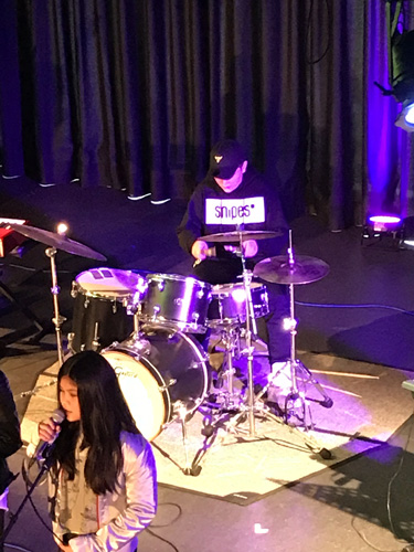 Schulband „Haupteingang“ spielt Pausenkonzert